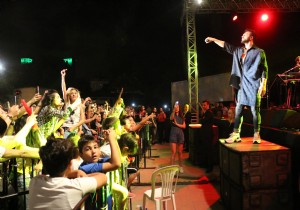 Antalya da  ​Emre Kaya Konserine Youn lgi